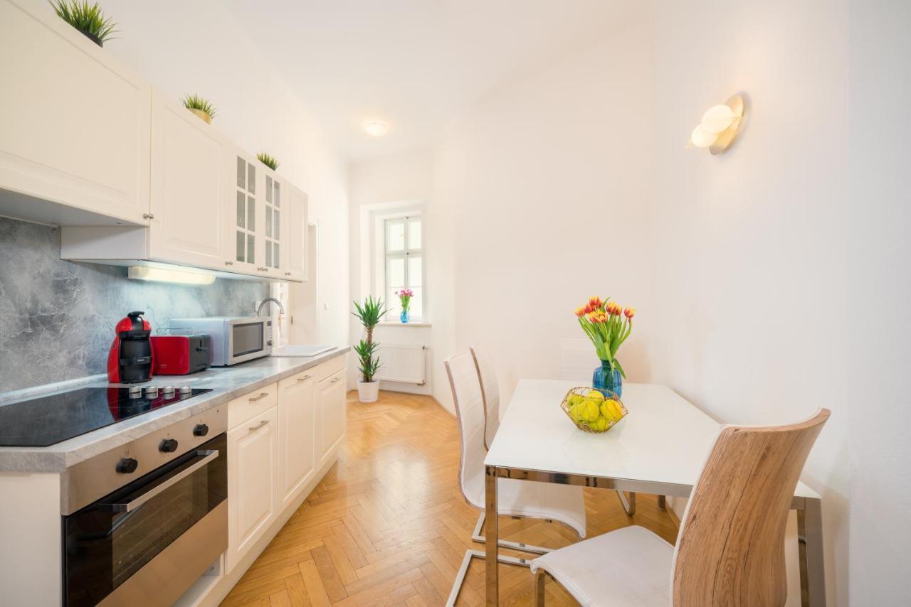 Old Town Square Premium Appart hôtel 4*
