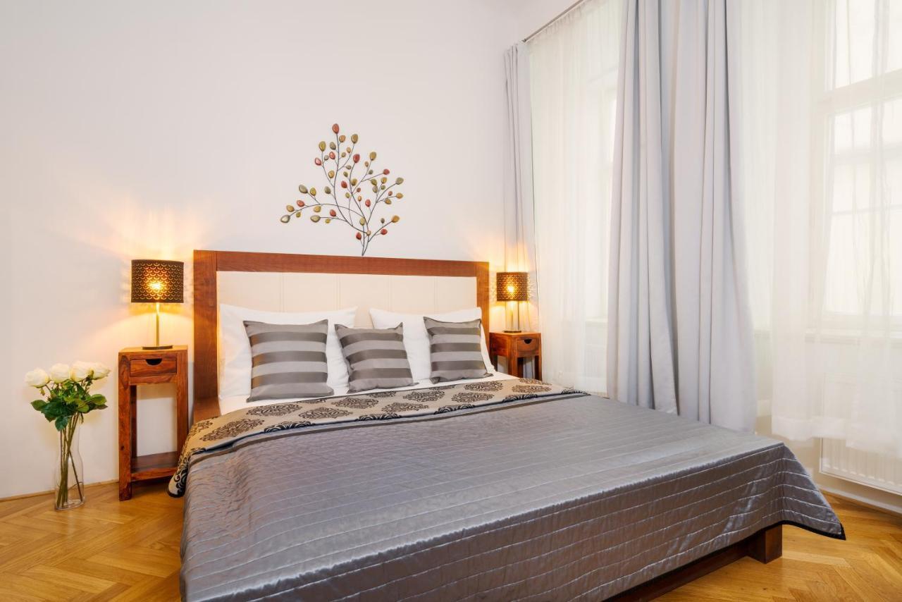 Old Town Square Premium Appart hôtel